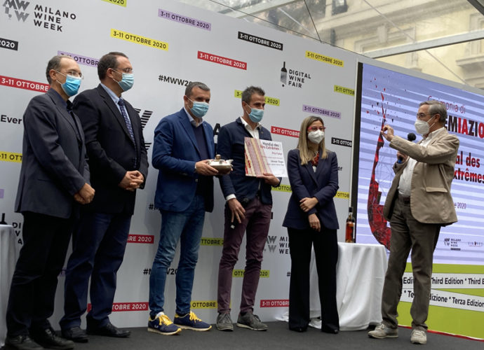 Mondial-des-Vins-Extrêmes-copertina