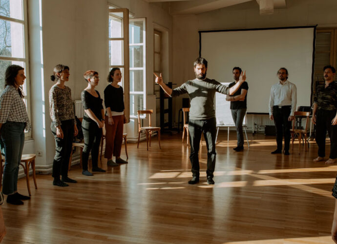 1_VOCI-IN-ASCOLTO-di-DAVIDE-AMBROGIO_Ph_ValeriaTaccone-cop