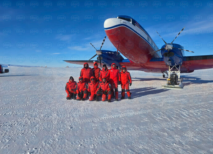 40a-spedizione_PNRA_arrivo-gruppo-apertura_-MZS_Antartide-cop