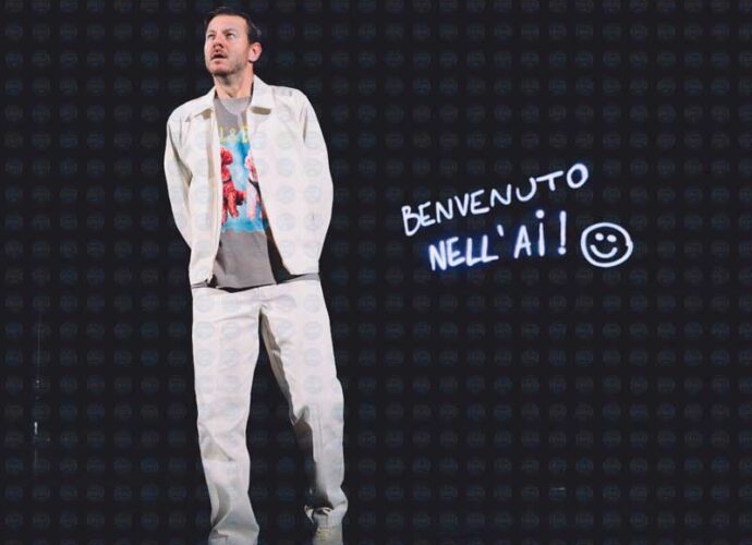 Cattelan-AI-Copia-di-07664MK-pic-cop