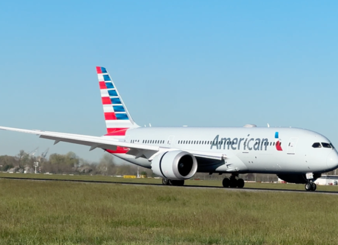 American Airlines-cop